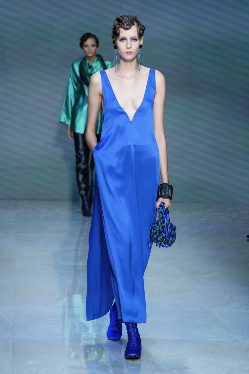 Zuzia Wudarska featured in  the Giorgio Armani fashion show for Spring/Summer 2024