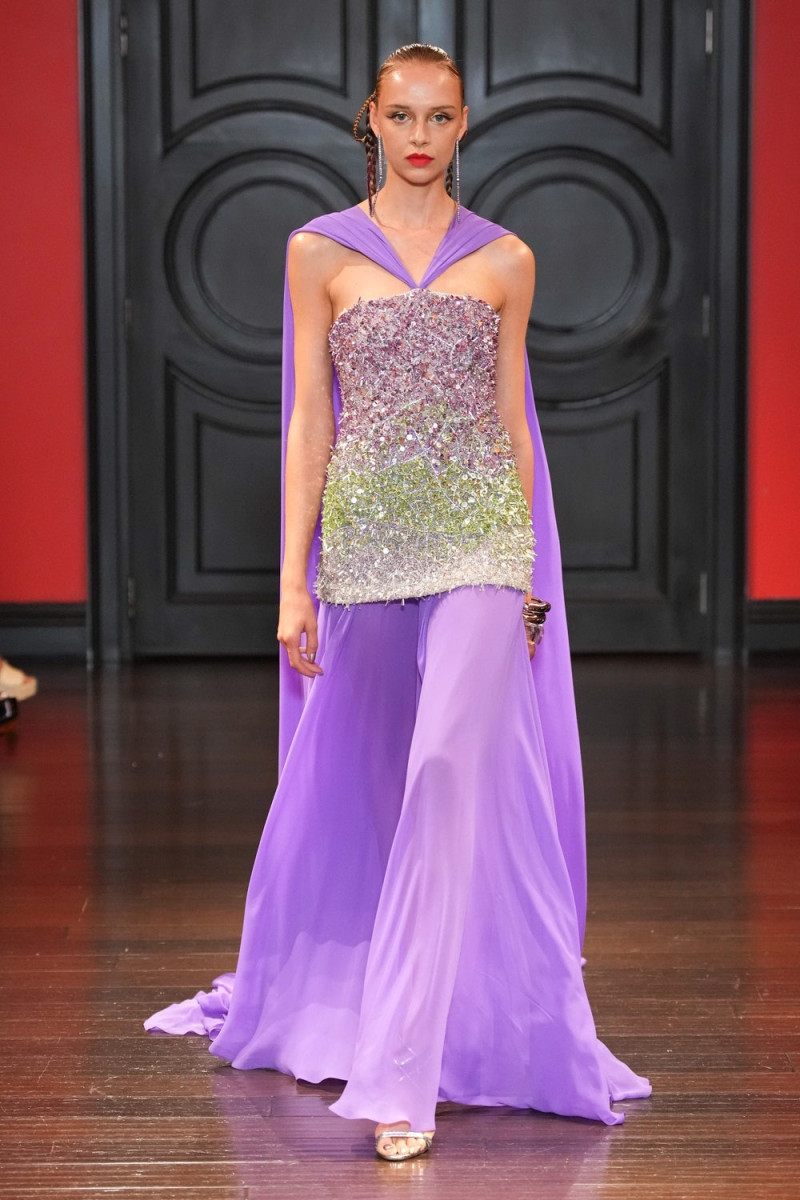 Naeem Khan fashion show for Spring/Summer 2024