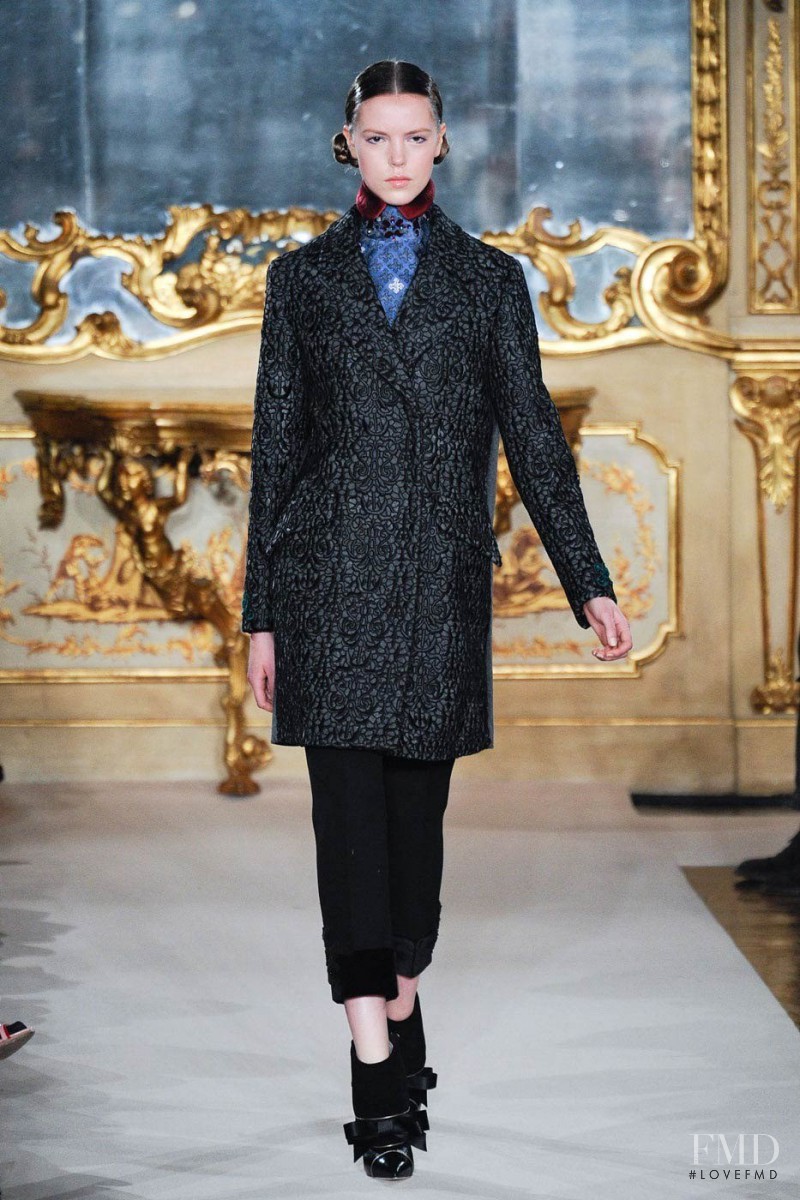 Josefien Rodermans featured in  the Aquilano.Rimondi fashion show for Autumn/Winter 2012