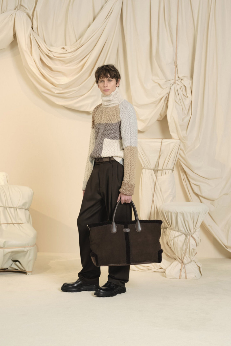 Tod\'s lookbook for Autumn/Winter 2024