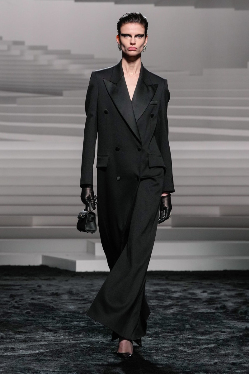 Mila van Eeten featured in  the Versace fashion show for Autumn/Winter 2024