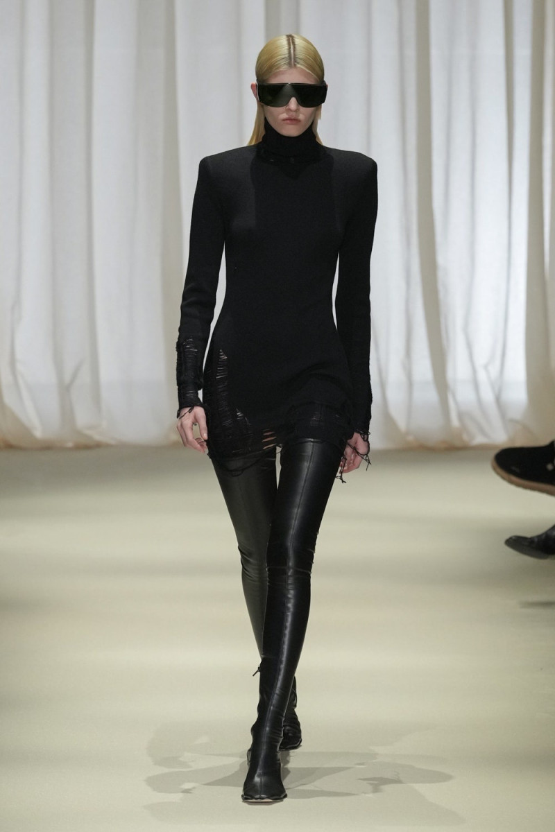 MM6 Maison Martin Margiela fashion show for Autumn/Winter 2024