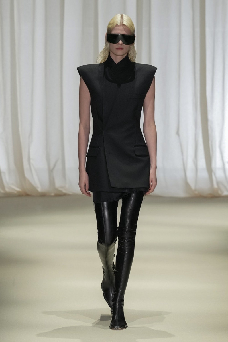 MM6 Maison Martin Margiela fashion show for Autumn/Winter 2024