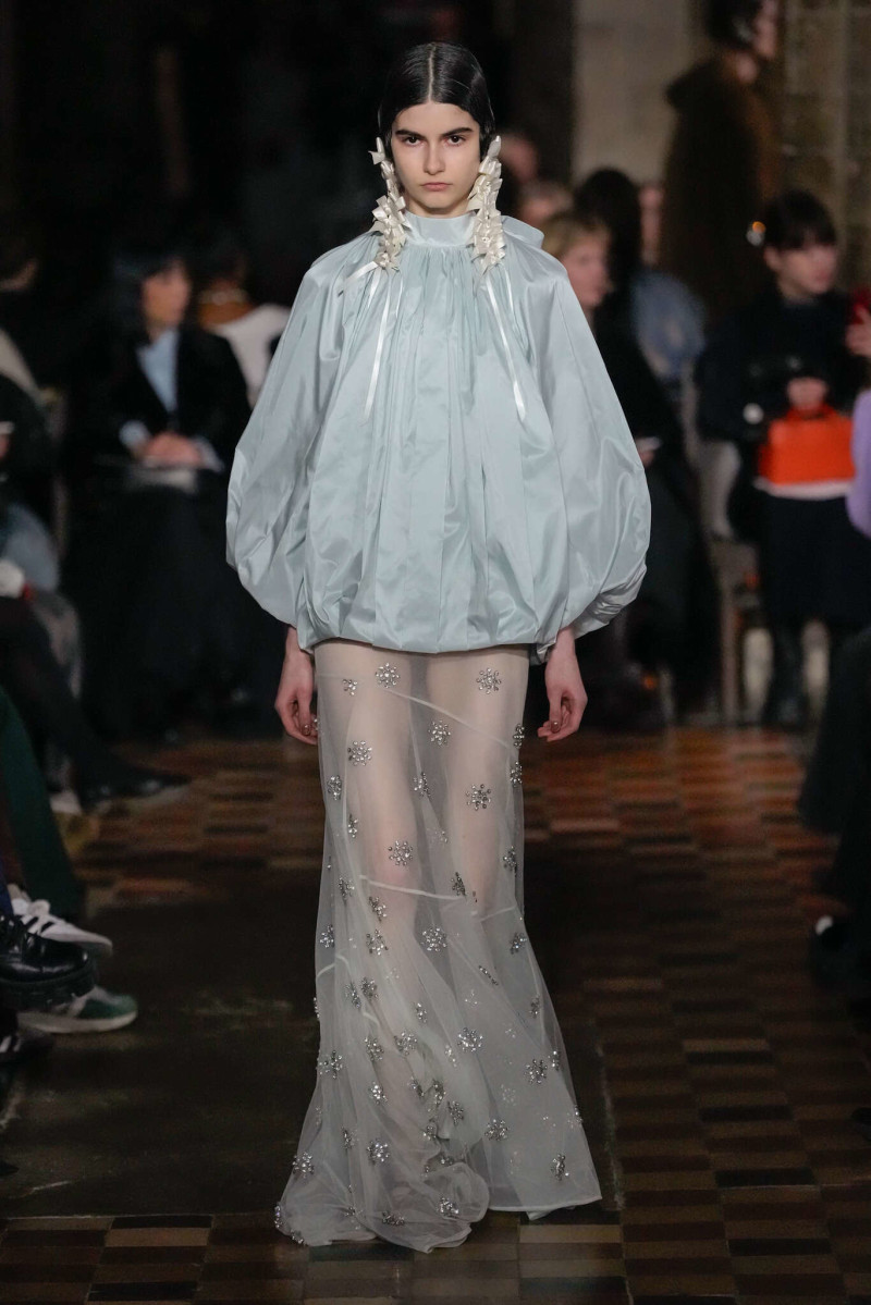 Alyosi Salamatina featured in  the Simone Rocha fashion show for Autumn/Winter 2024