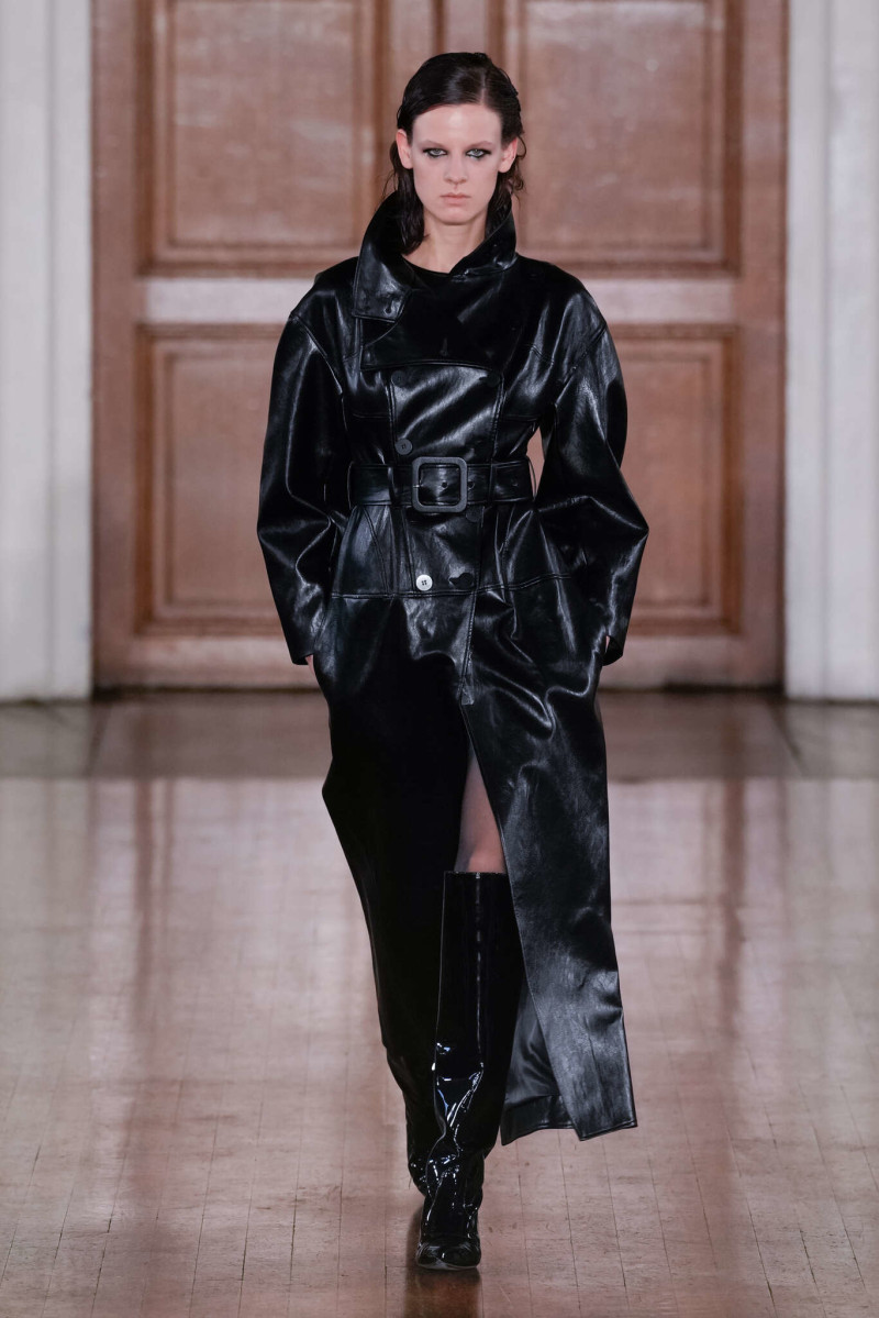 Huishan Zhang fashion show for Autumn/Winter 2024