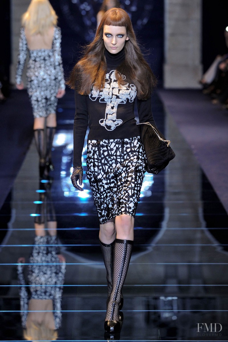 Zuzanna Bijoch featured in  the Versace fashion show for Autumn/Winter 2012