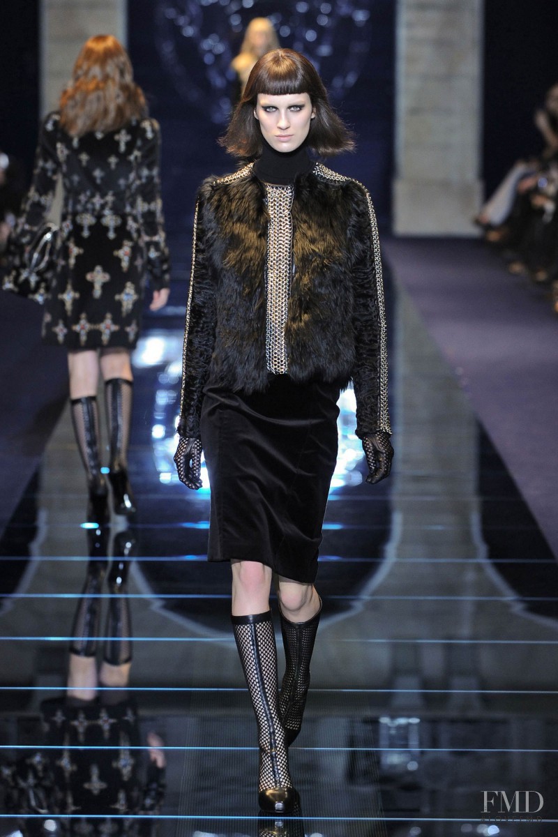 Marte Mei van Haaster featured in  the Versace fashion show for Autumn/Winter 2012