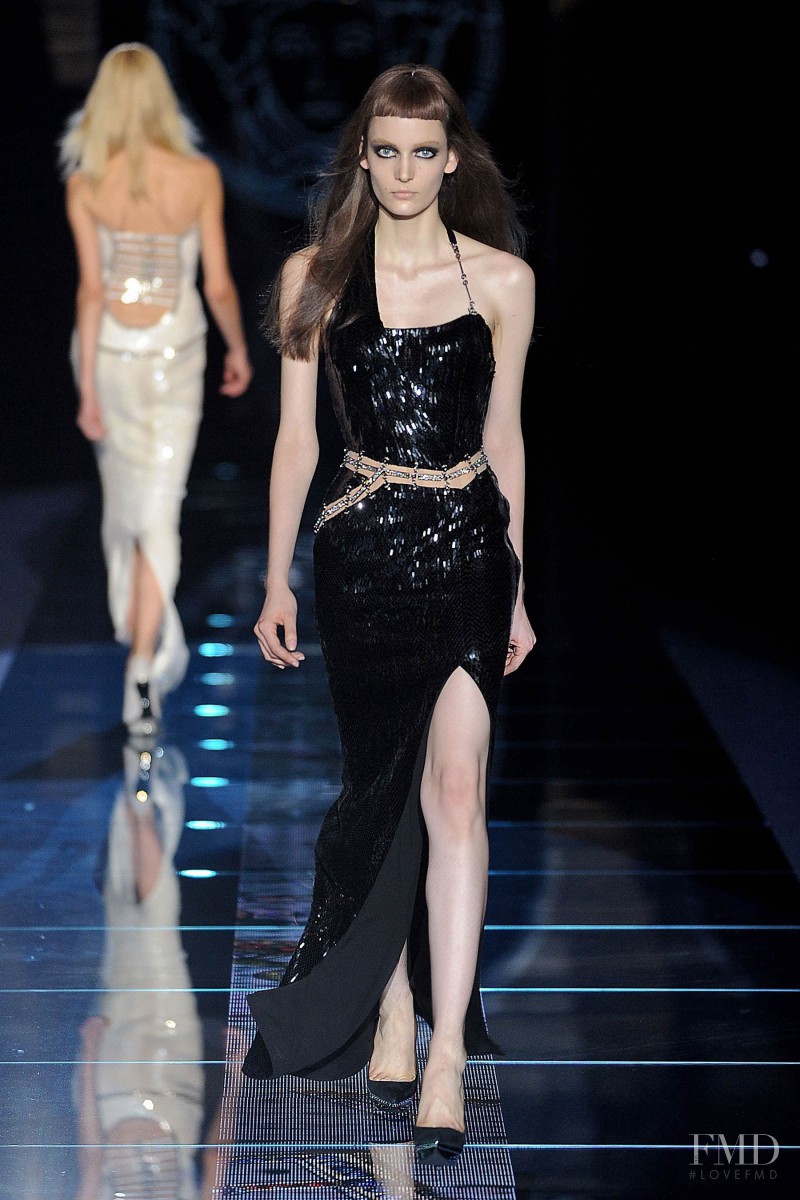Zuzanna Bijoch featured in  the Versace fashion show for Autumn/Winter 2012