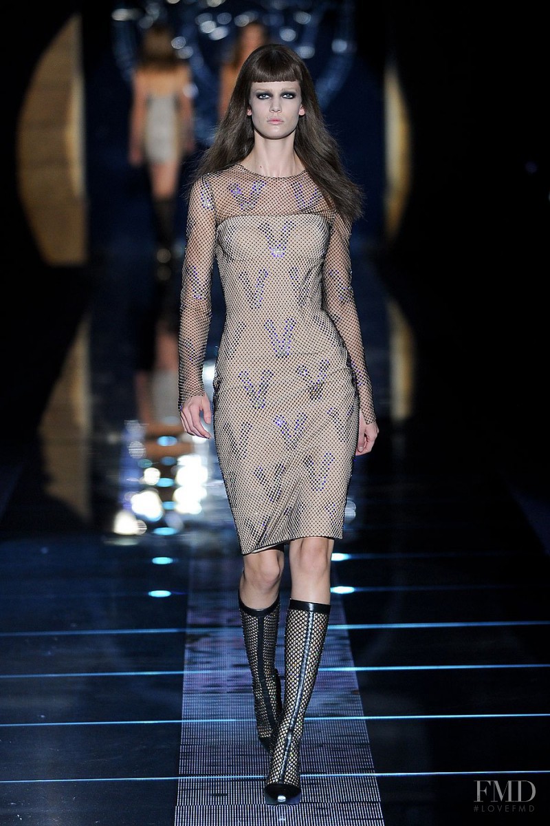 Kendra Spears featured in  the Versace fashion show for Autumn/Winter 2012