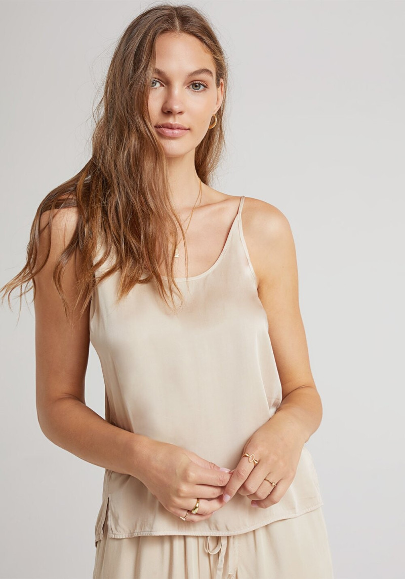 Daria Mikolajczak featured in  the Bella Dahl catalogue for Spring/Summer 2021