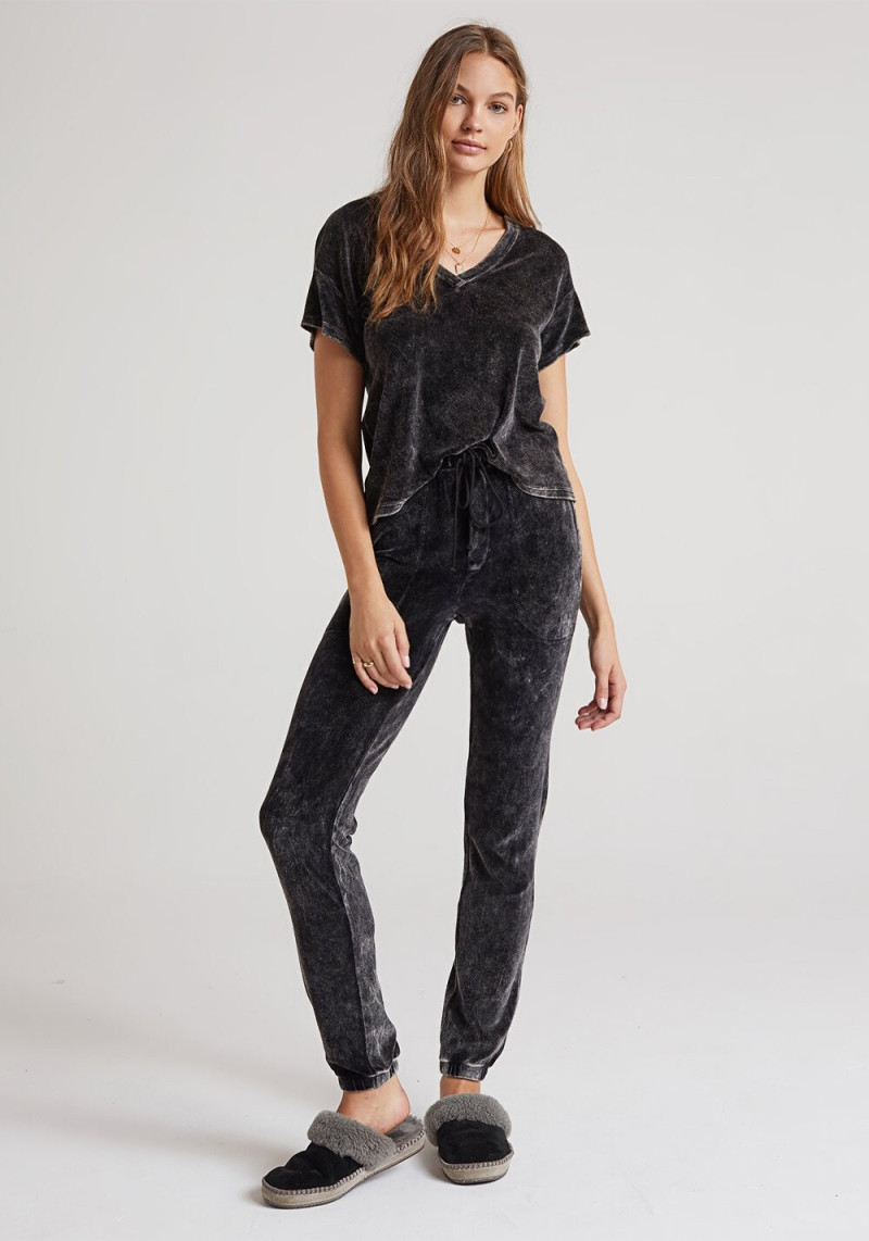 Daria Mikolajczak featured in  the Bella Dahl catalogue for Spring/Summer 2021