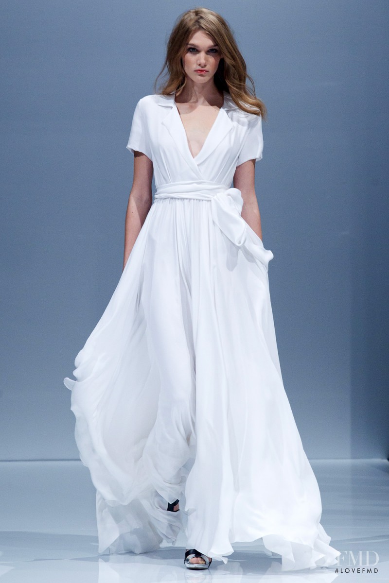 Длинные простые платья. Платье белое Alexander Terekhov.