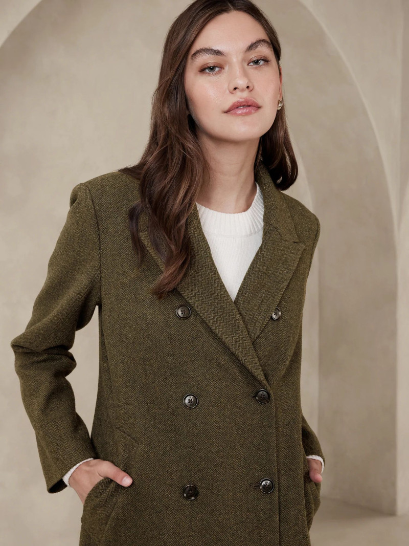 Kiana Carroll featured in  the Banana Republic catalogue for Autumn/Winter 2023