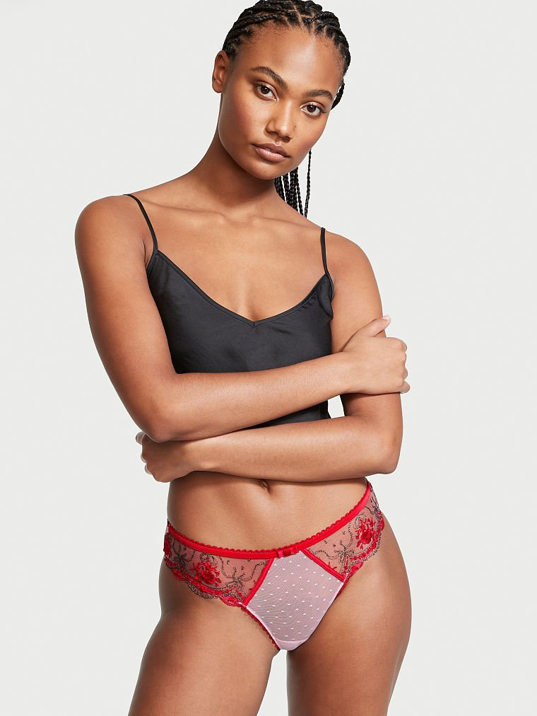 Ange-Marie Moutambou featured in  the Victoria\'s Secret catalogue for Spring/Summer 2022