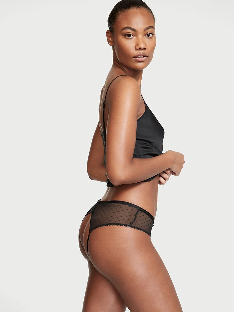 Ange-Marie Moutambou featured in  the Victoria\'s Secret catalogue for Spring/Summer 2022