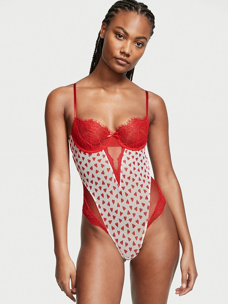 Ange-Marie Moutambou featured in  the Victoria\'s Secret catalogue for Spring/Summer 2022