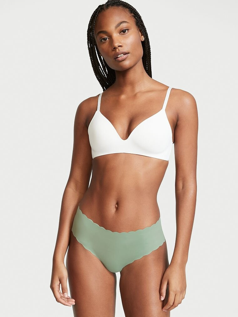 Ange-Marie Moutambou featured in  the Victoria\'s Secret catalogue for Spring/Summer 2022