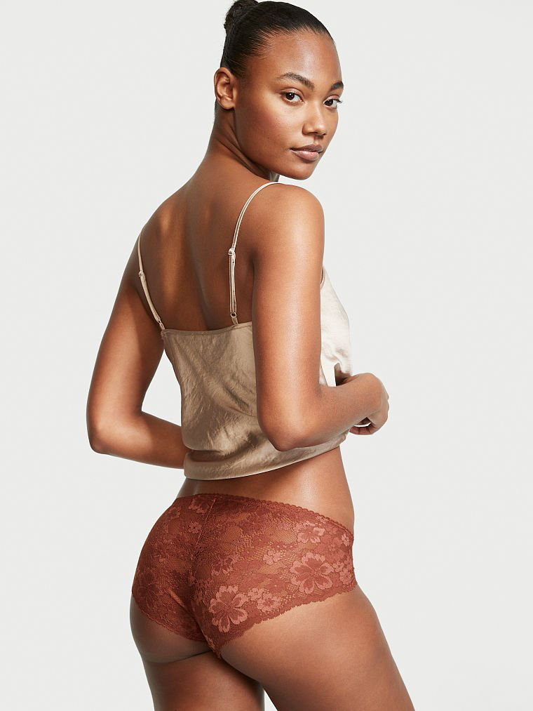 Ange-Marie Moutambou featured in  the Victoria\'s Secret catalogue for Spring/Summer 2022