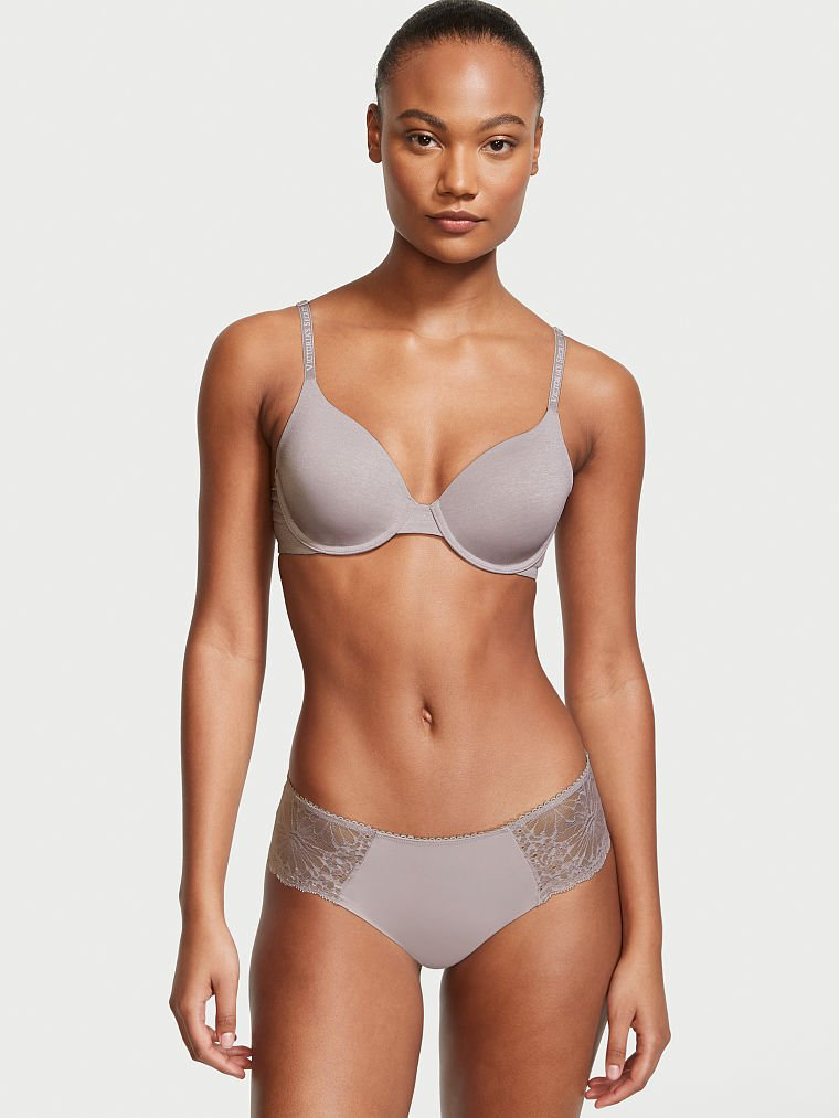 Ange-Marie Moutambou featured in  the Victoria\'s Secret catalogue for Spring/Summer 2022