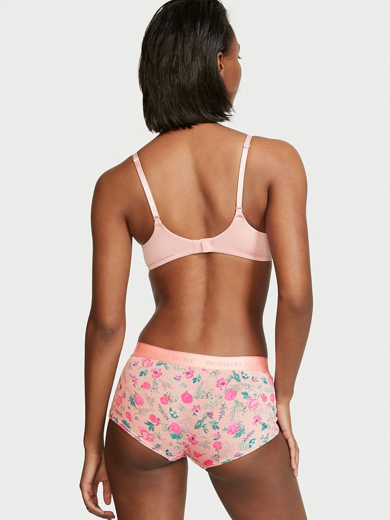 Ange-Marie Moutambou featured in  the Victoria\'s Secret catalogue for Spring/Summer 2022