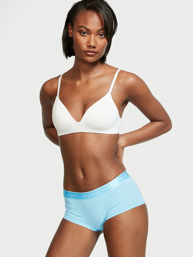 Ange-Marie Moutambou featured in  the Victoria\'s Secret catalogue for Spring/Summer 2022