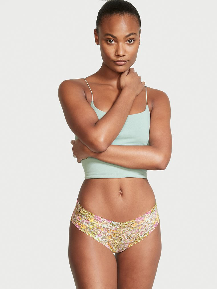 Ange-Marie Moutambou featured in  the Victoria\'s Secret catalogue for Spring/Summer 2022