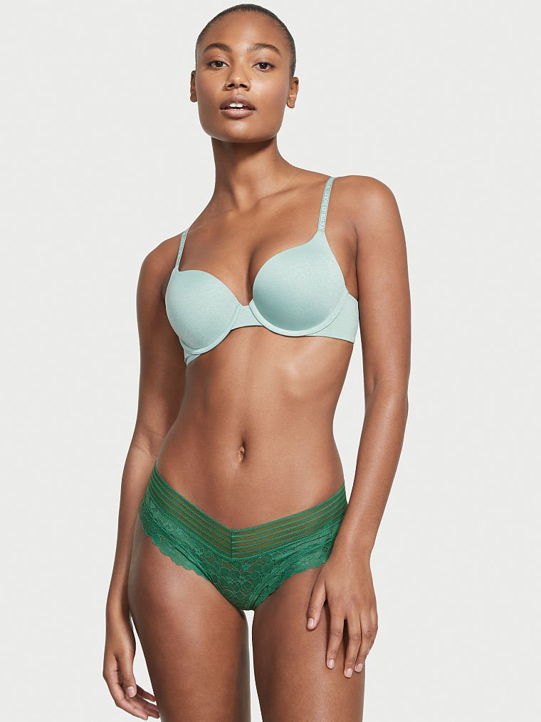 Ange-Marie Moutambou featured in  the Victoria\'s Secret catalogue for Spring/Summer 2022