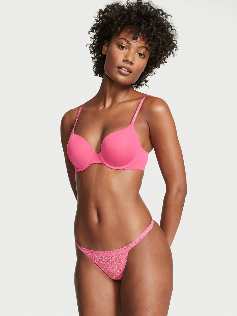 Ange-Marie Moutambou featured in  the Victoria\'s Secret catalogue for Autumn/Winter 2022