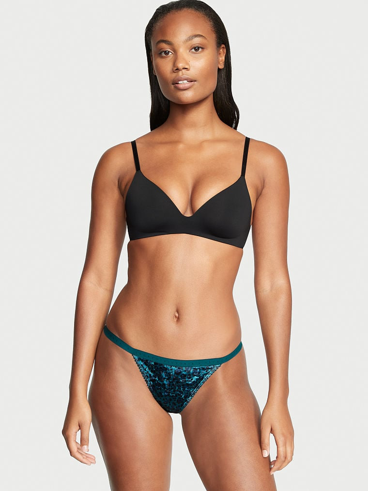 Ange-Marie Moutambou featured in  the Victoria\'s Secret catalogue for Autumn/Winter 2022