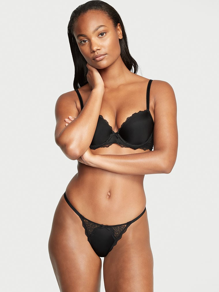 Ange-Marie Moutambou featured in  the Victoria\'s Secret catalogue for Autumn/Winter 2022