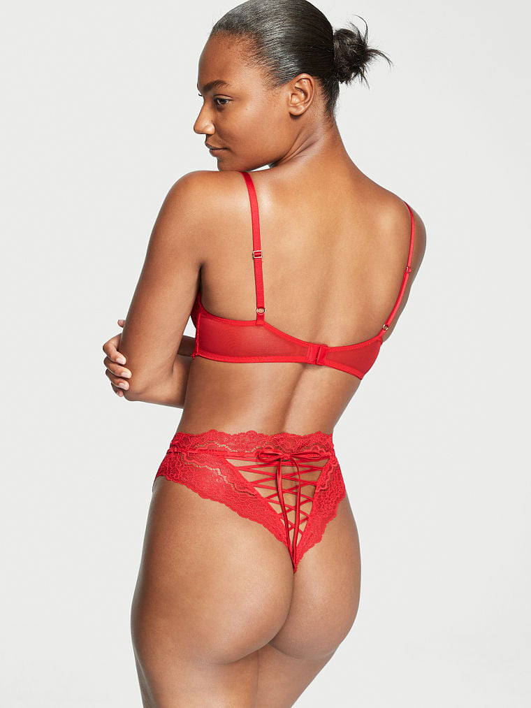 Ange-Marie Moutambou featured in  the Victoria\'s Secret catalogue for Autumn/Winter 2022