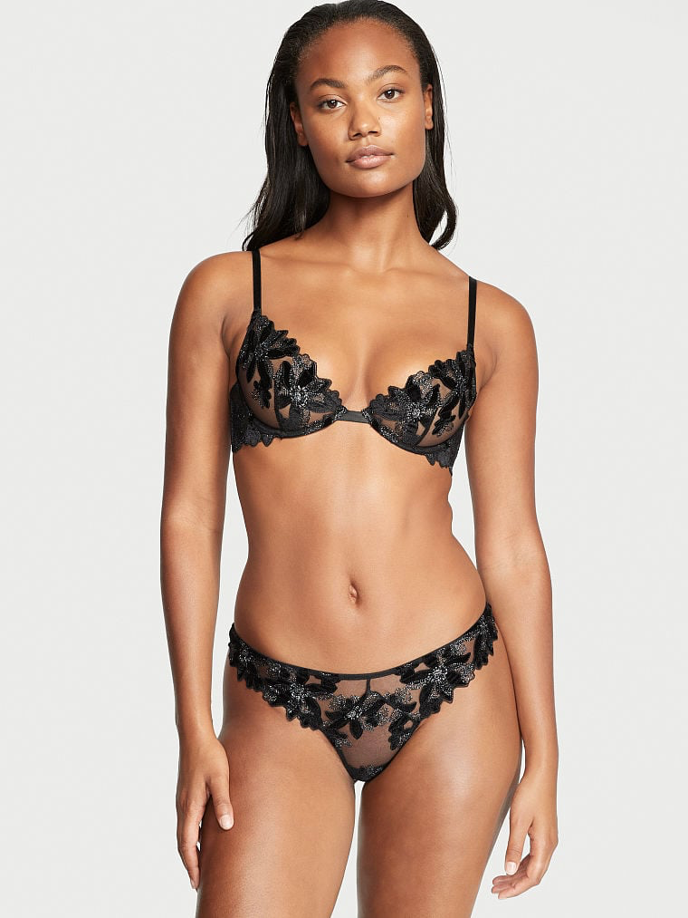 Ange-Marie Moutambou featured in  the Victoria\'s Secret catalogue for Autumn/Winter 2022