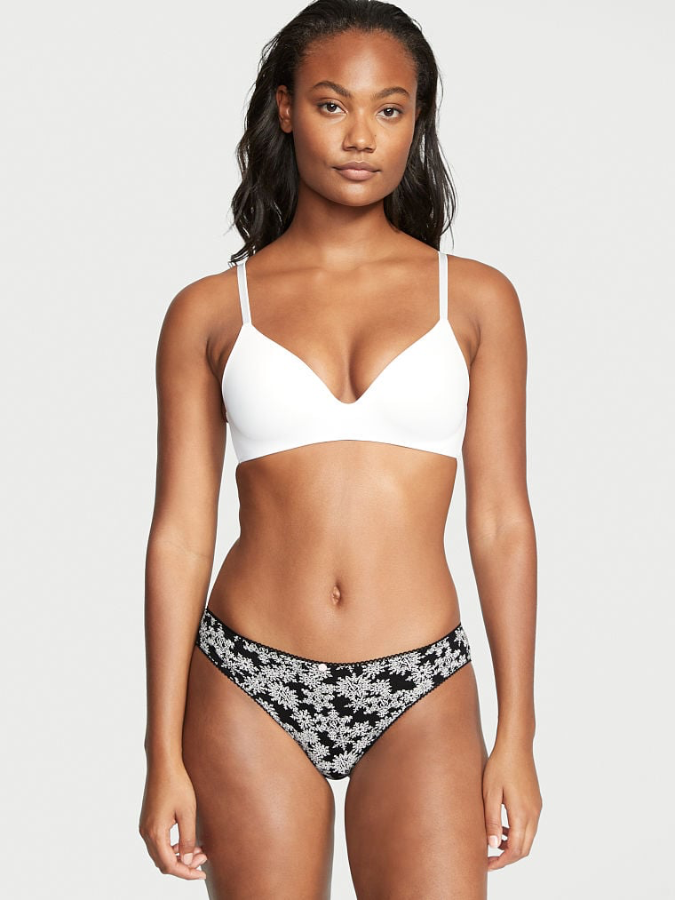 Ange-Marie Moutambou featured in  the Victoria\'s Secret catalogue for Autumn/Winter 2022