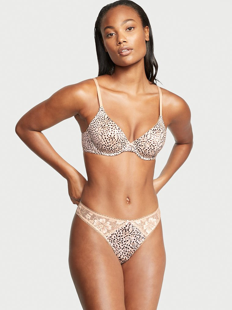 Ange-Marie Moutambou featured in  the Victoria\'s Secret catalogue for Autumn/Winter 2022