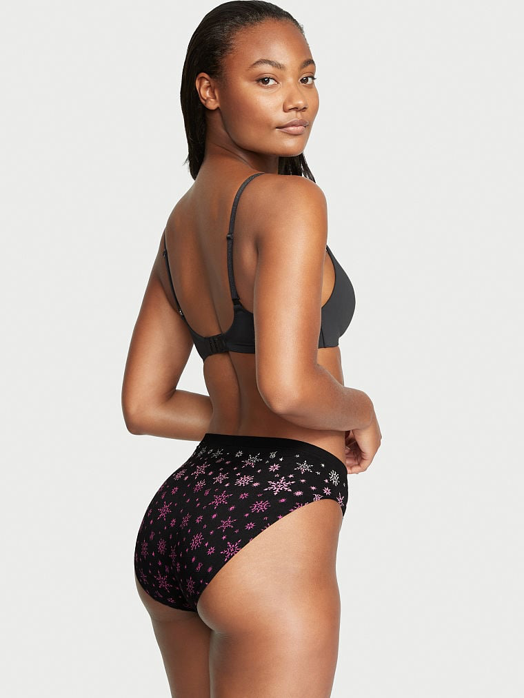 Ange-Marie Moutambou featured in  the Victoria\'s Secret catalogue for Autumn/Winter 2022