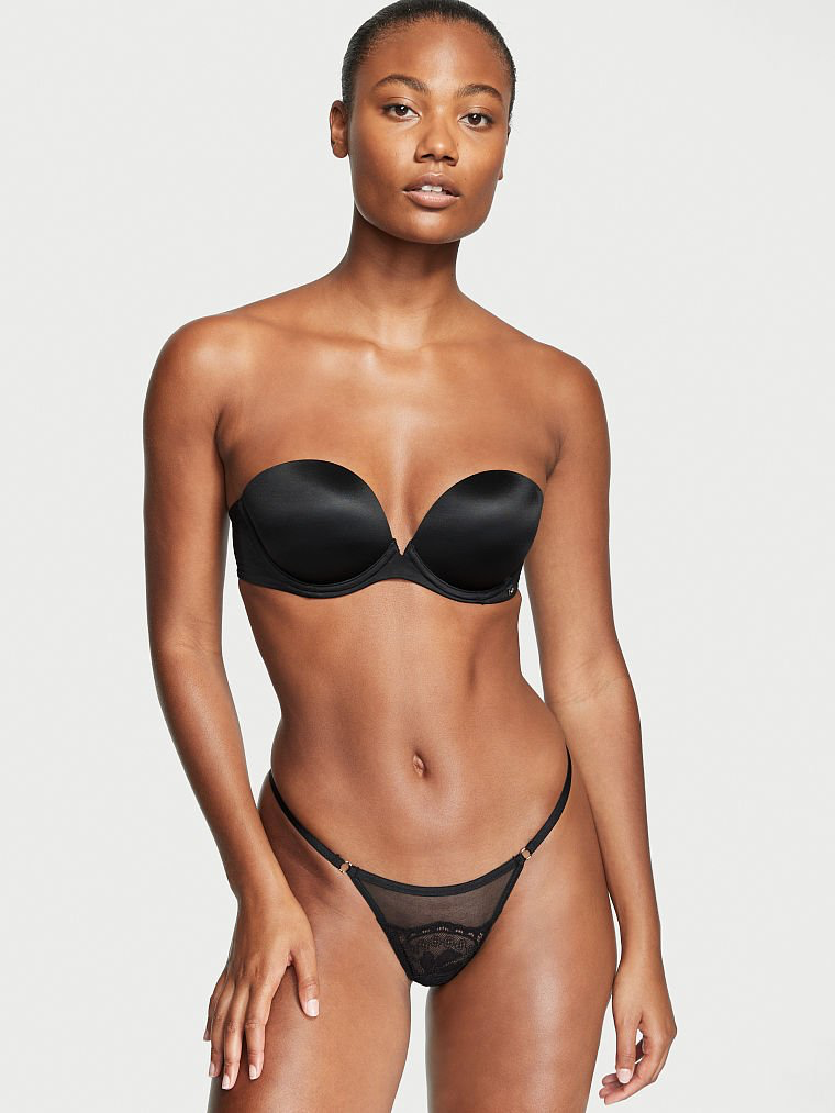 Ange-Marie Moutambou featured in  the Victoria\'s Secret catalogue for Autumn/Winter 2022