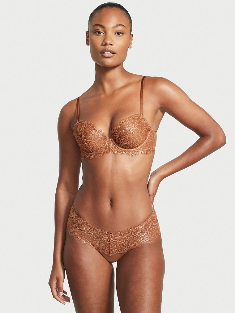 Ange-Marie Moutambou featured in  the Victoria\'s Secret catalogue for Autumn/Winter 2022