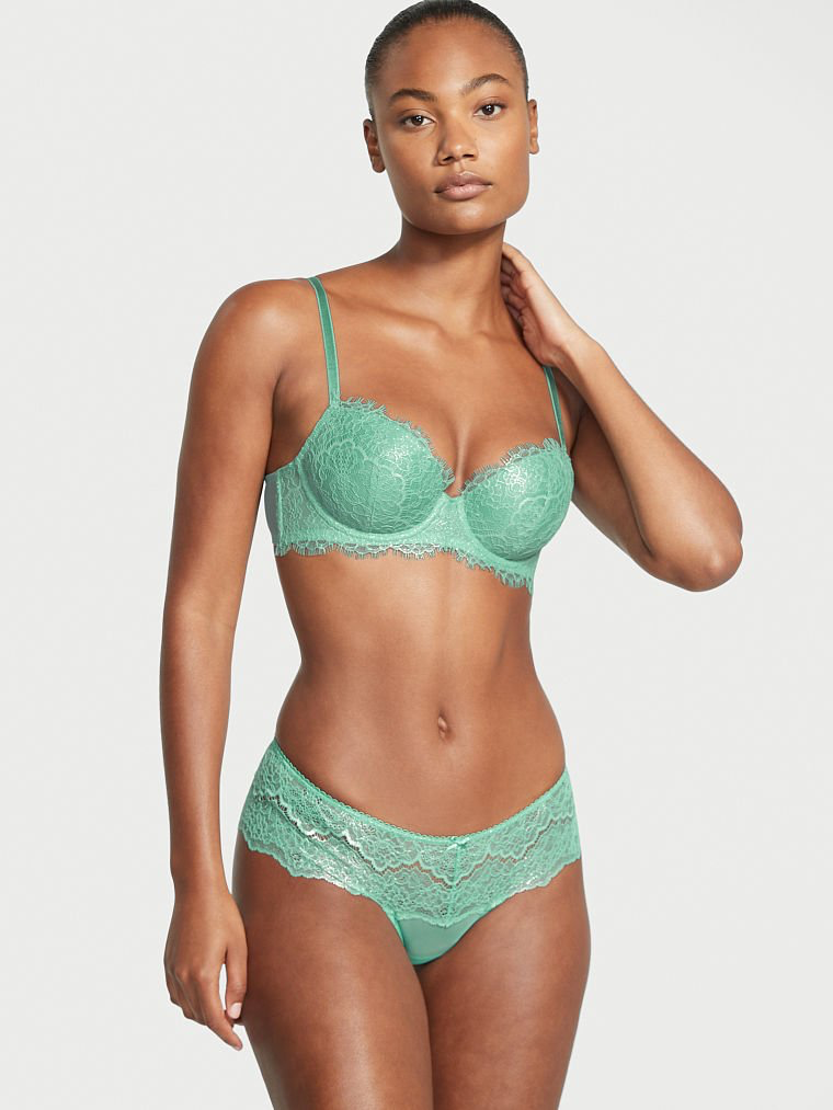 Ange-Marie Moutambou featured in  the Victoria\'s Secret catalogue for Autumn/Winter 2022