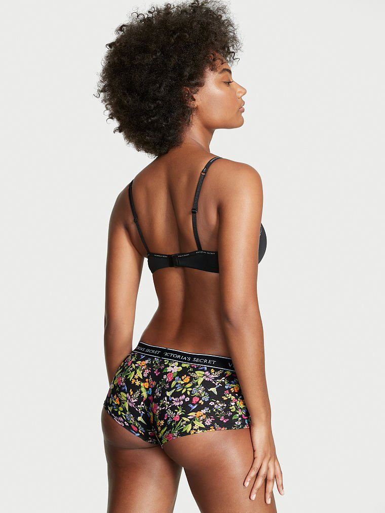 Ange-Marie Moutambou featured in  the Victoria\'s Secret catalogue for Autumn/Winter 2022