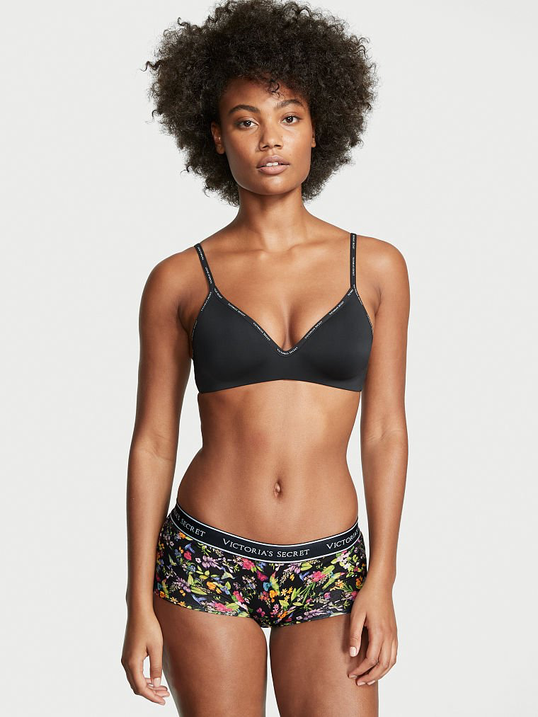 Ange-Marie Moutambou featured in  the Victoria\'s Secret catalogue for Autumn/Winter 2022