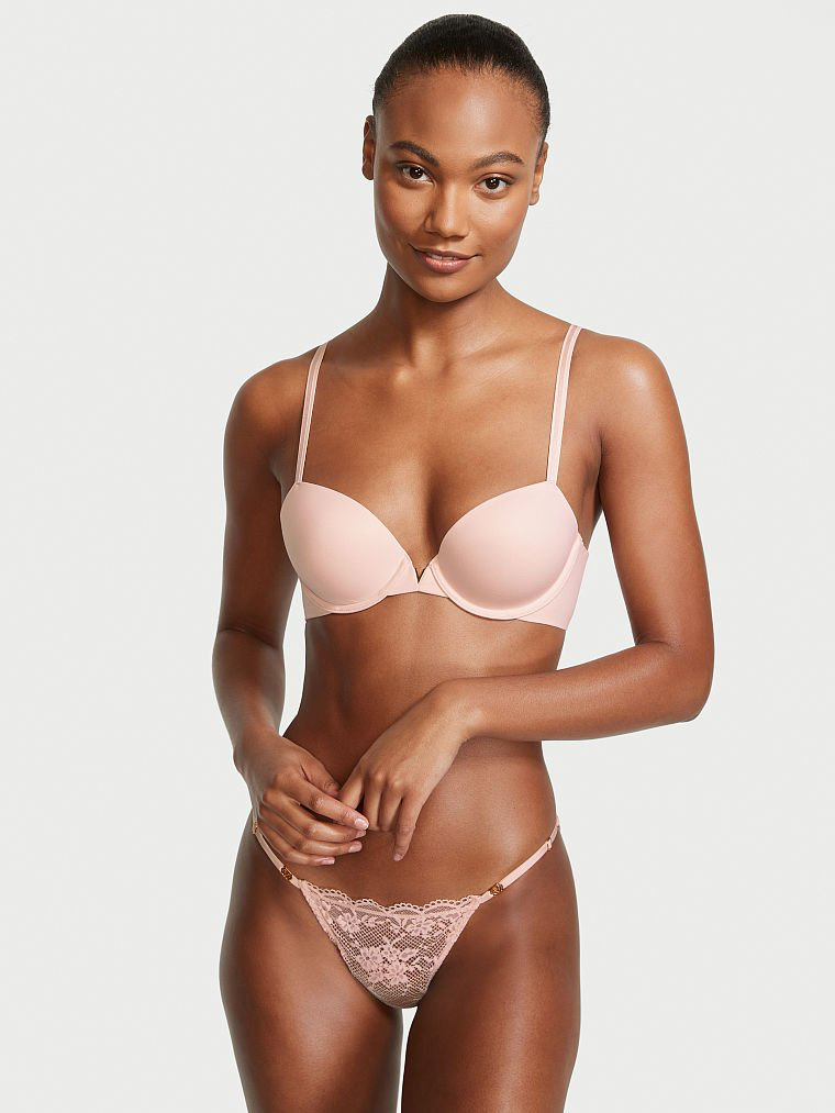 Ange-Marie Moutambou featured in  the Victoria\'s Secret catalogue for Autumn/Winter 2022