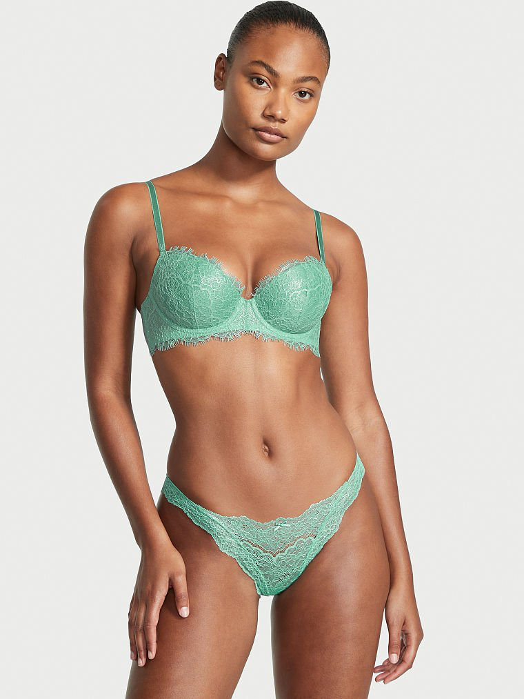 Ange-Marie Moutambou featured in  the Victoria\'s Secret catalogue for Autumn/Winter 2022