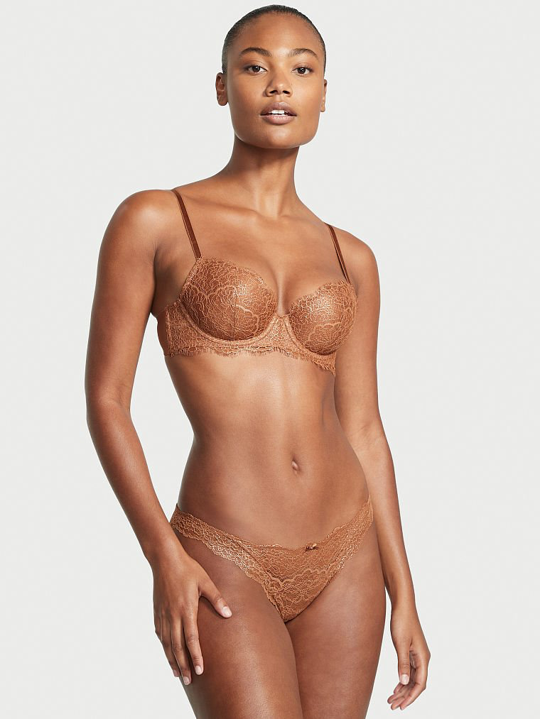 Ange-Marie Moutambou featured in  the Victoria\'s Secret catalogue for Autumn/Winter 2022