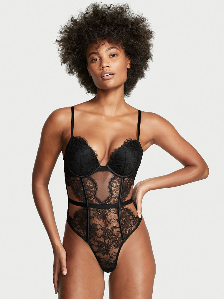 Ange-Marie Moutambou featured in  the Victoria\'s Secret catalogue for Autumn/Winter 2022