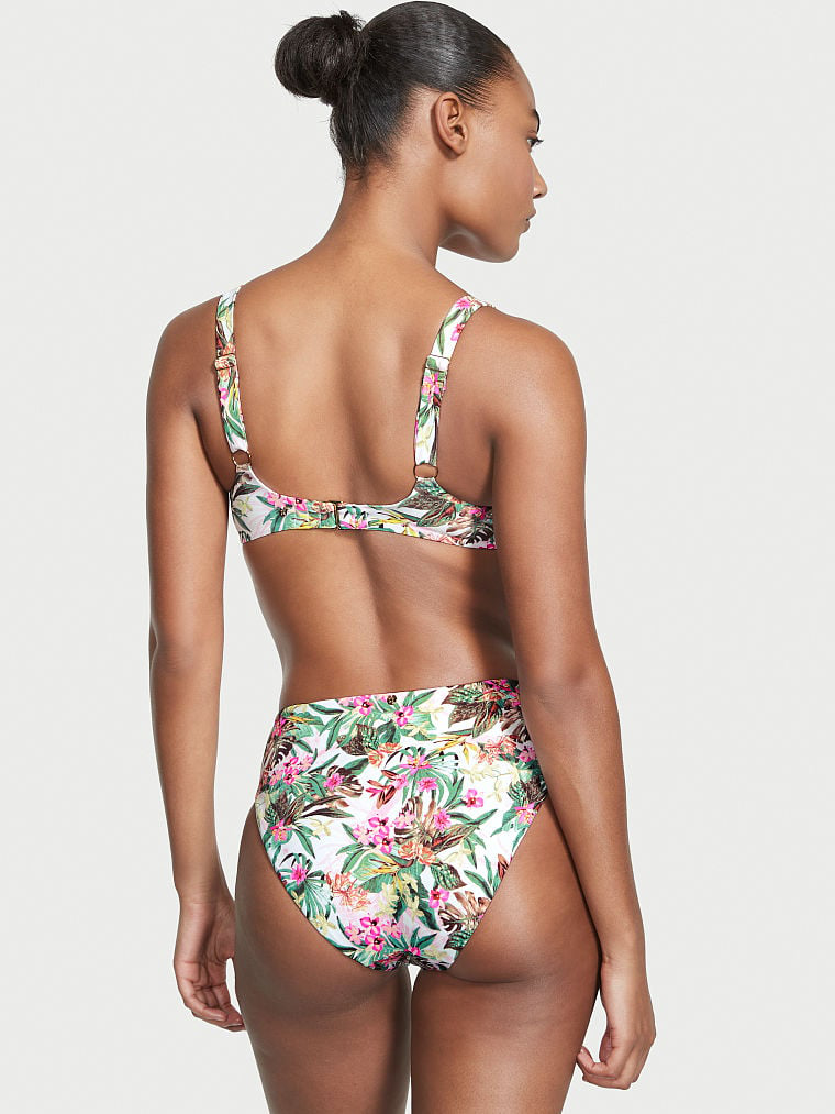 Ange-Marie Moutambou featured in  the Victoria\'s Secret Swim catalogue for Spring/Summer 2023