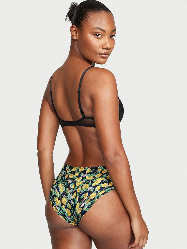 Ange-Marie Moutambou featured in  the Victoria\'s Secret catalogue for Spring/Summer 2023