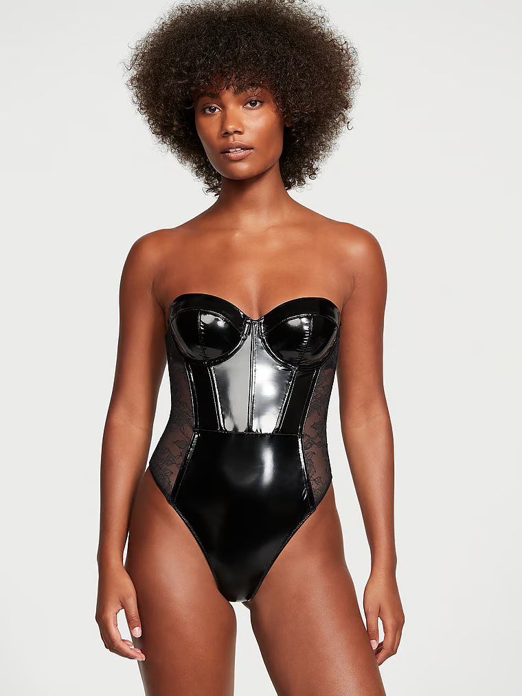 Ange-Marie Moutambou featured in  the Victoria\'s Secret catalogue for Autumn/Winter 2023