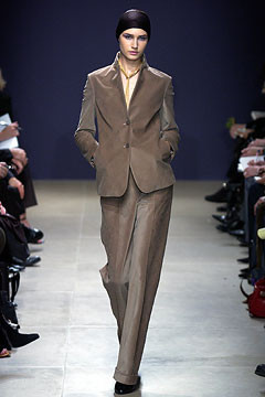 Jil Sander fashion show for Autumn/Winter 2002