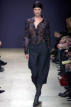 Jil Sander fashion show for Autumn/Winter 2002