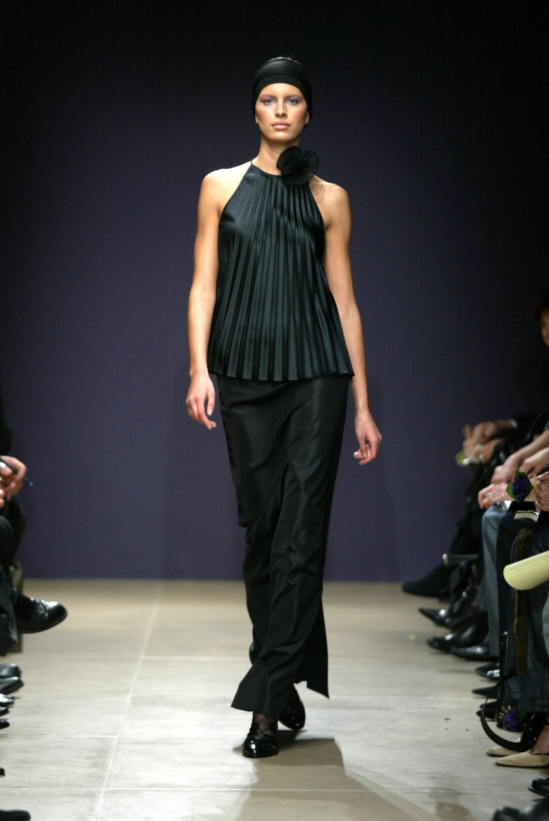 Karolina Kurkova featured in  the Jil Sander fashion show for Autumn/Winter 2002